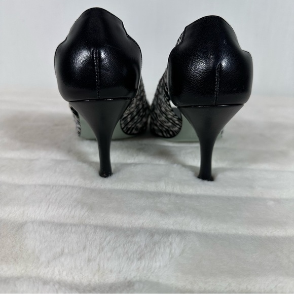 Cynthia Rowley 🦊 Black and White Peep toe Heels Sz 5.5 - Picture 8 of 8